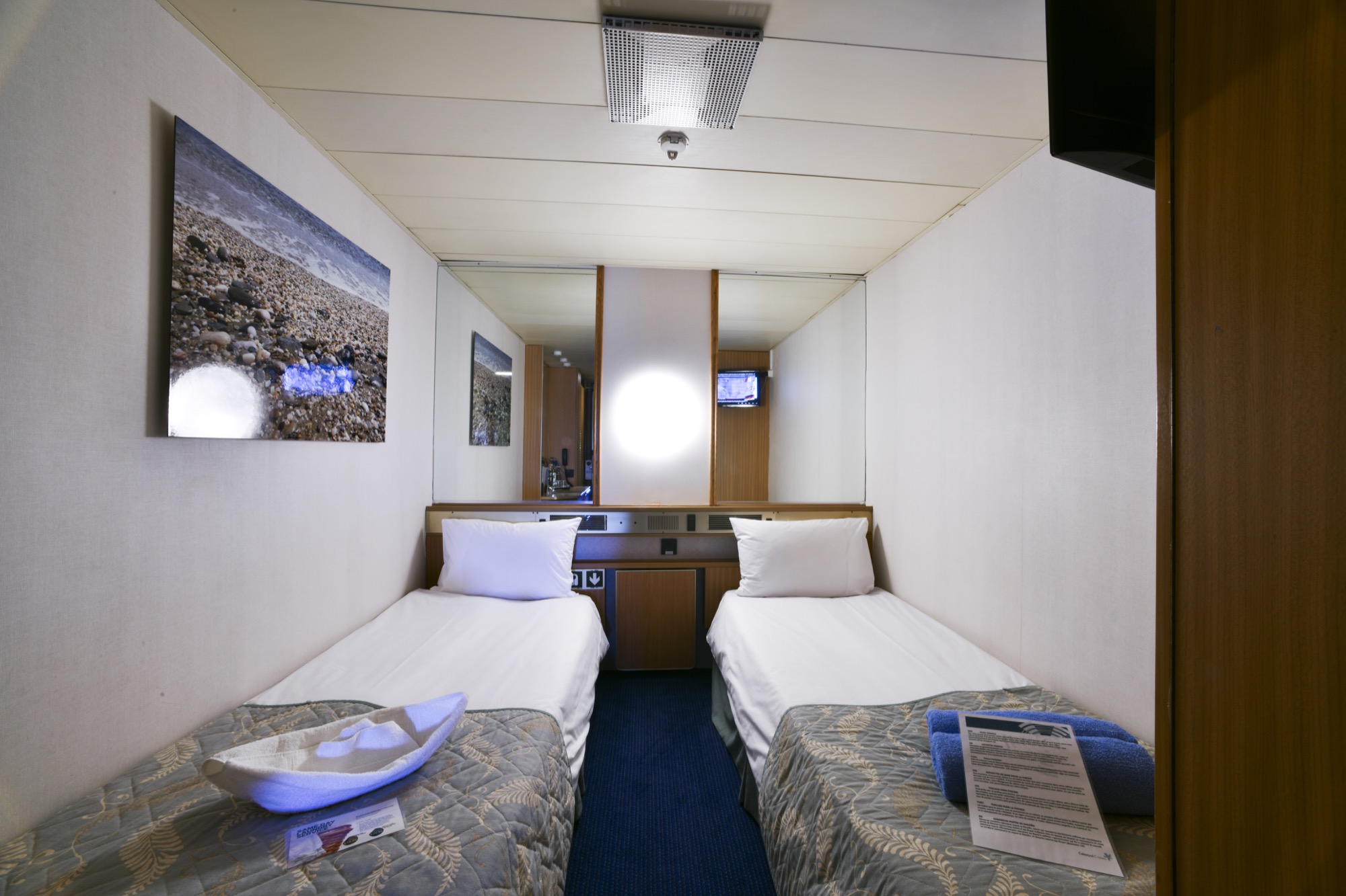 Celestyal Olympia Accommodation Inside Cabin IC 4.jpg